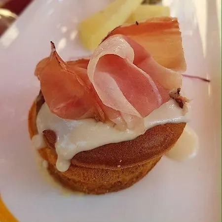 Casa Vacanze Santa Bona 度假居 *